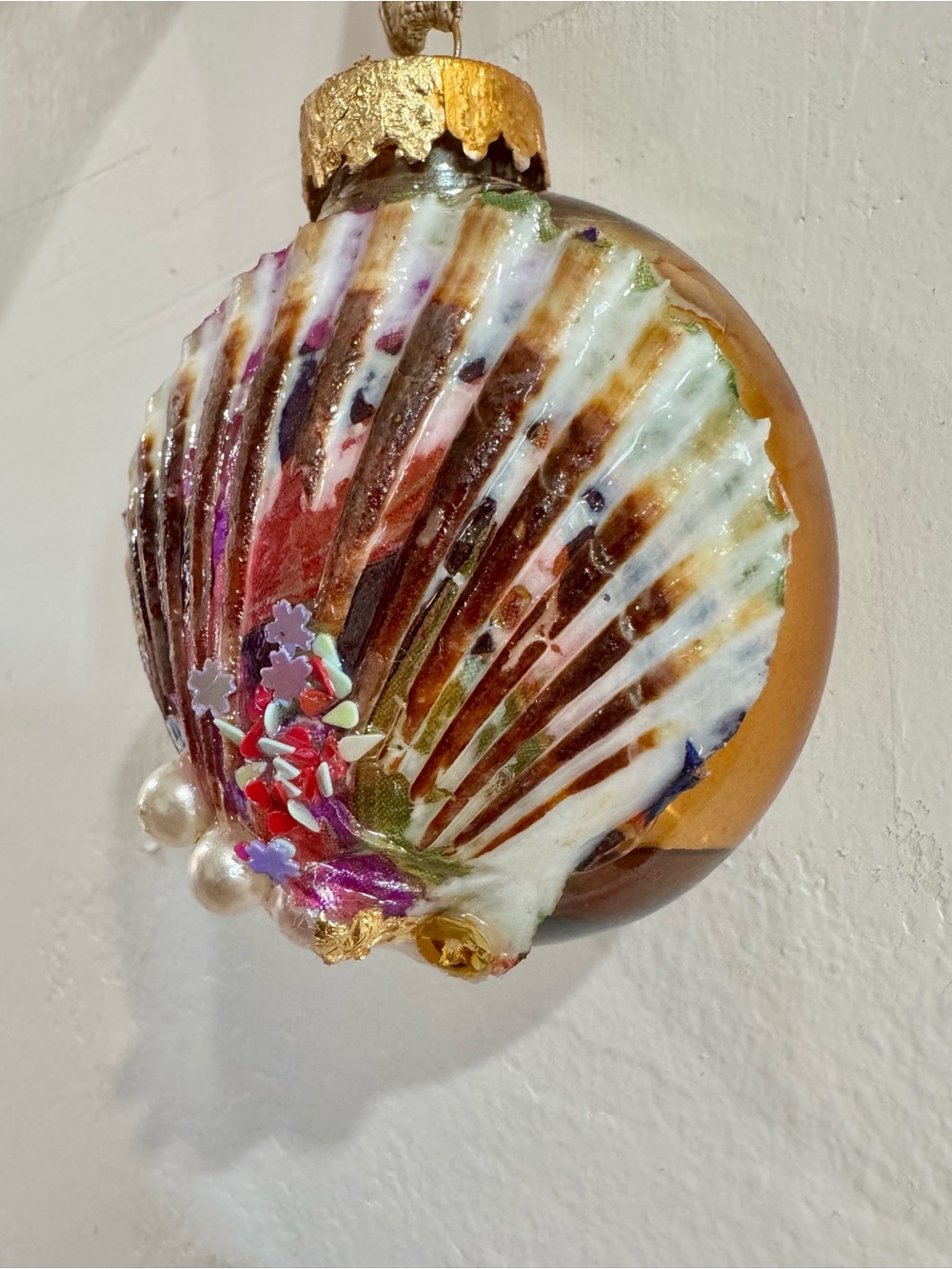 Hand-Painted Shell Holiday Ornament with Pearls - Picture 4 of 5